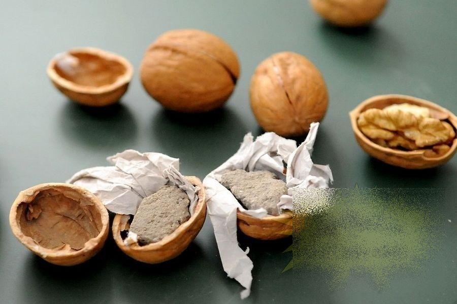 Chinezii au început să FABRICE nuci. Iată ce poţi găsi in interior, dacă vei cumpăra aşa ceva 194124