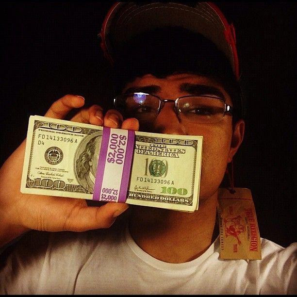 Cocalar de America, mândru tare pe Instagram. Cheltuie în fiecare zi 2.000 de dolari şi se spală cu şampanie 194187