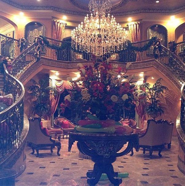 Cocalar de America, mândru tare pe Instagram. Cheltuie în fiecare zi 2.000 de dolari şi se spală cu şampanie 194190