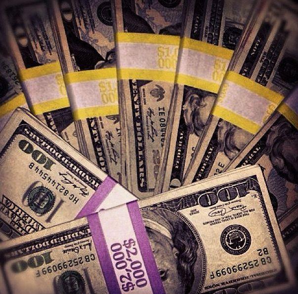 Cocalar de America, mândru tare pe Instagram. Cheltuie în fiecare zi 2.000 de dolari şi se spală cu şampanie 194203