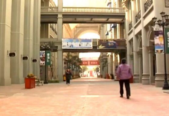 Cel mai mare mall din lume, un "templu" GOL, ocupat în proporţie de 1%. Măsoară 900.000 mp 194404