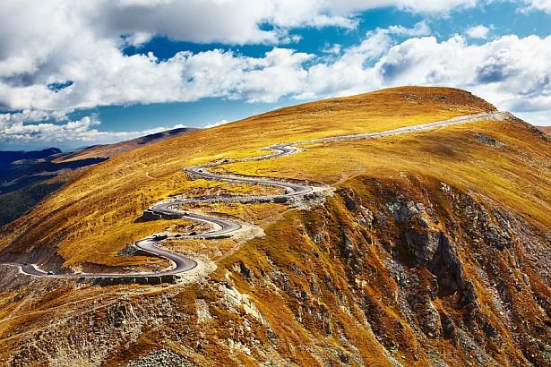 BOMBĂ pentru turismul din România. Unul din cele mai frumoase drumuri a fost construit ILEGAL