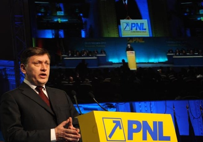 Antonescu: Dacă nu voi câştiga alegerile prezidenţiale, mă voi retrage din conducerea PNL