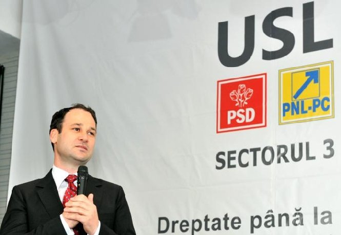 Primarul Sectorului 3, Robert Negoiţă, acuzat de colaboraţionism cu PDL