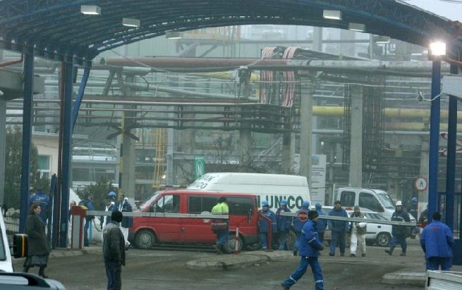 Unul dintre muncitorii răniţi în explozia de lângă Centrala Petrobrazi, transportat la Spitalul de Arşi din Bucureşti