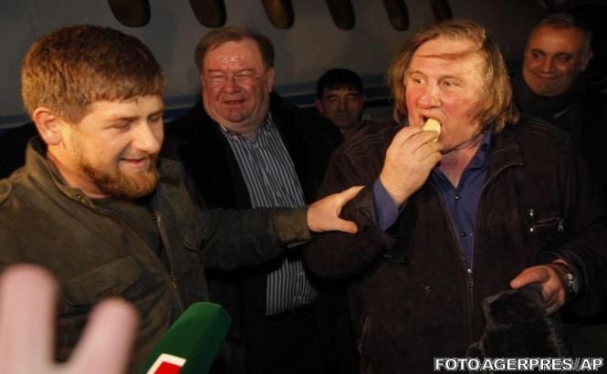 Depardieu a sosit în Cecenia şi a dansat lezghinka