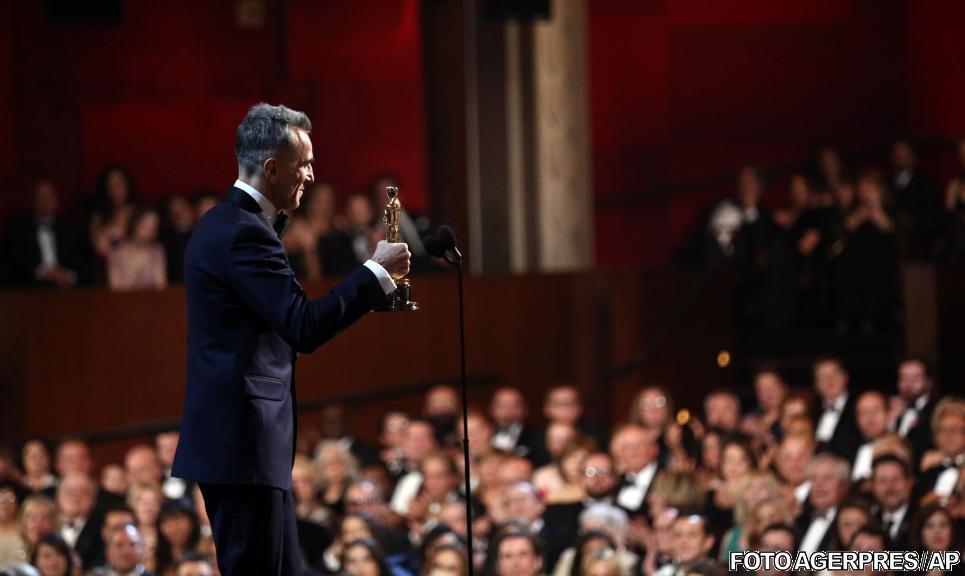 GALERIE FOTO cu cele mai îndrăzneţe apariţii de pe covorul roşu. Ce au purtat vedetele la Gala Premiilor Oscar 195038