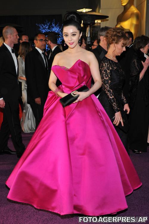 GALERIE FOTO cu cele mai îndrăzneţe apariţii de pe covorul roşu. Ce au purtat vedetele la Gala Premiilor Oscar 195040