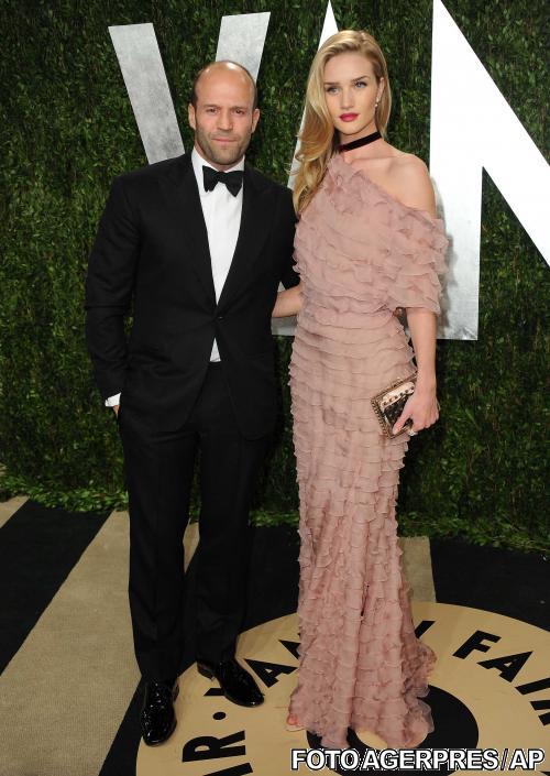 GALERIE FOTO cu cele mai îndrăzneţe apariţii de pe covorul roşu. Ce au purtat vedetele la Gala Premiilor Oscar 195049