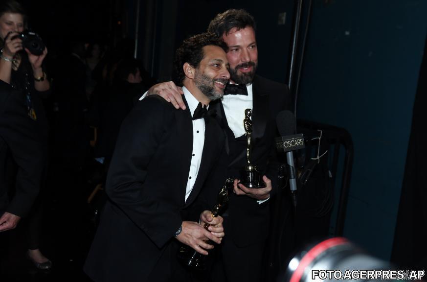 GALERIE FOTO cu cele mai îndrăzneţe apariţii de pe covorul roşu. Ce au purtat vedetele la Gala Premiilor Oscar 195052