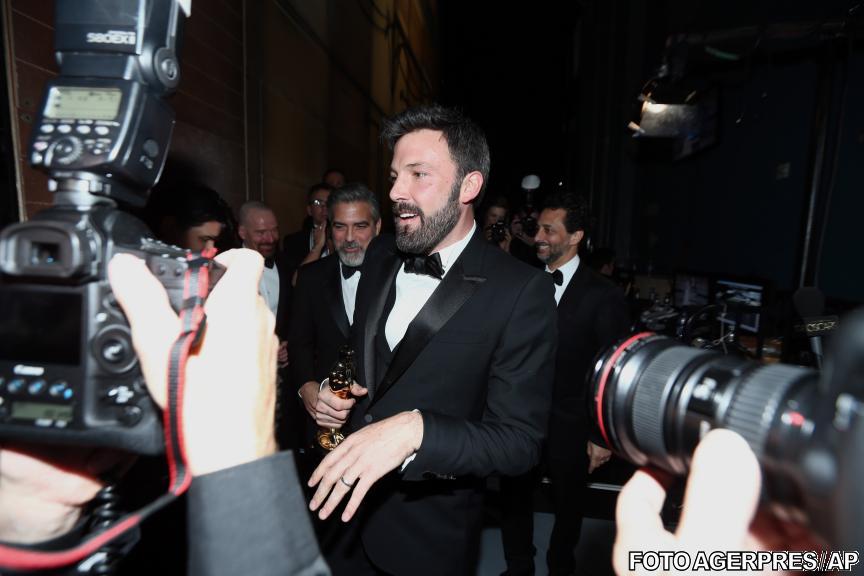 GALERIE FOTO cu cele mai îndrăzneţe apariţii de pe covorul roşu. Ce au purtat vedetele la Gala Premiilor Oscar 195053