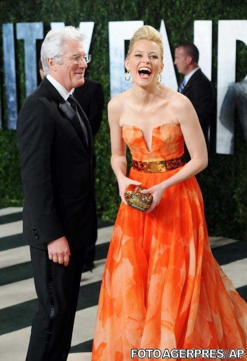 GALERIE FOTO cu cele mai îndrăzneţe apariţii de pe covorul roşu. Ce au purtat vedetele la Gala Premiilor Oscar 195054