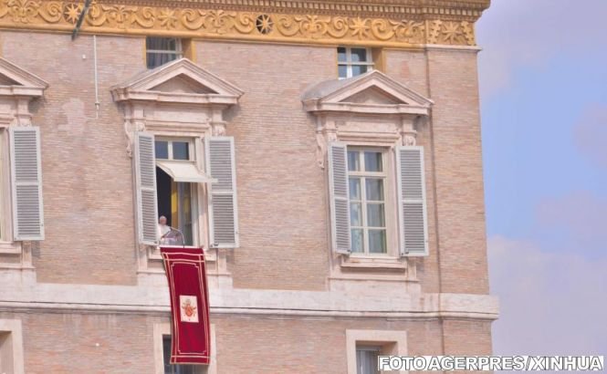 Papa Benedict al XVI-lea schimbă regulile: Cardinalii electori se vor reuni mai devreme