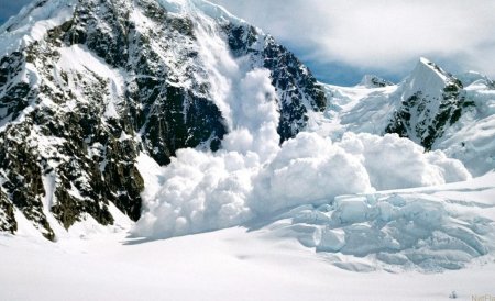 Risc de avalanşă în Munţii Făgăraş şi Bucegi. La Bâlea Lac, stratul de zăpadă măsoară aproximativ trei metri