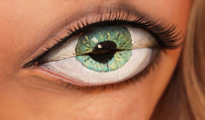 Este cea mai tare iluzie optică pe care o poţi vedea zilele astea pe net. Vei fi surprins când îţi vei da seama 195244