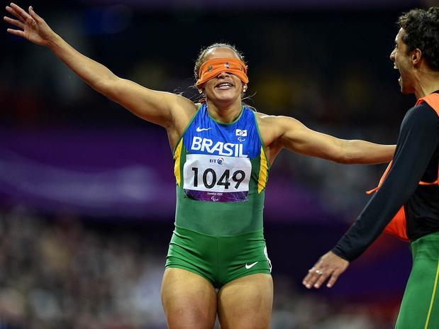 Povestea impresionantă a fetei complet OARBĂ care a câştigat aurul olimpic. "Eram atât de săraci, încât mâncam din gunoaie" 195297