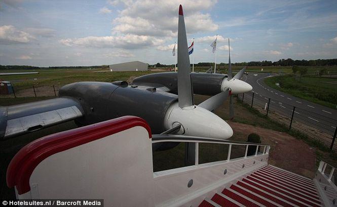 Vezi ce a făcut un olandez dintr-un avion Ilyushin II-18 195353