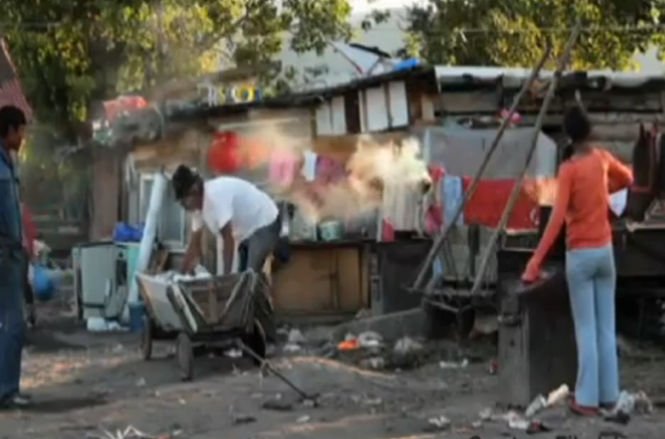 Daily Mail, despre ghetoul romilor din Baia Mare: Nu e de mirare că mulţi români vor să se mute în Marea Britanie 