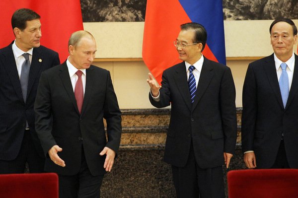 Pentru prima dată în istorie China a trecut în faţa Rusiei. Toate marile puteri ale lumii se uită la această mişcare