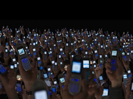 UIT: Tot atâtea telefoane mobile câţi locuitori ai planetei, până în 2014 