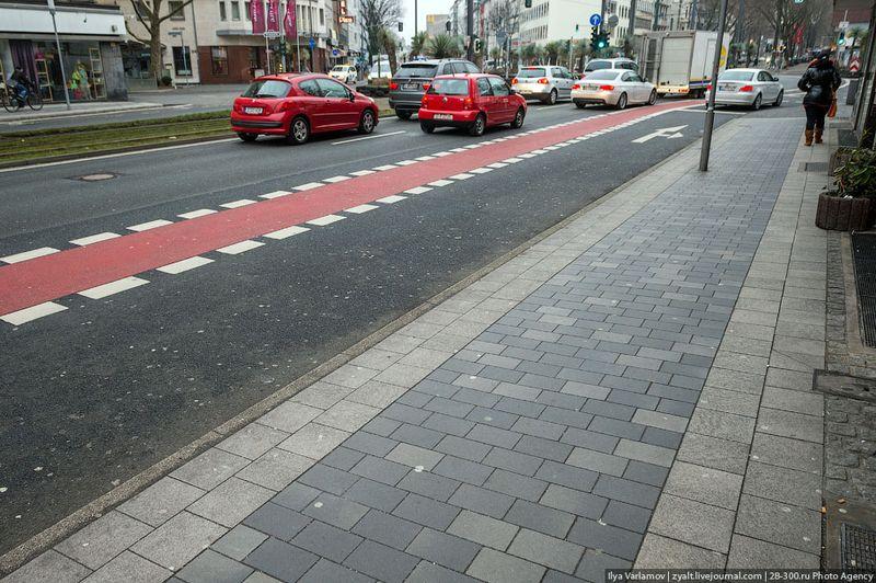 Cum arată drumurile, trotuarele şi mijloacele de transport în cea mai puternică ţară din Europa. Diferenţa faţă de România e uriaşă 195979
