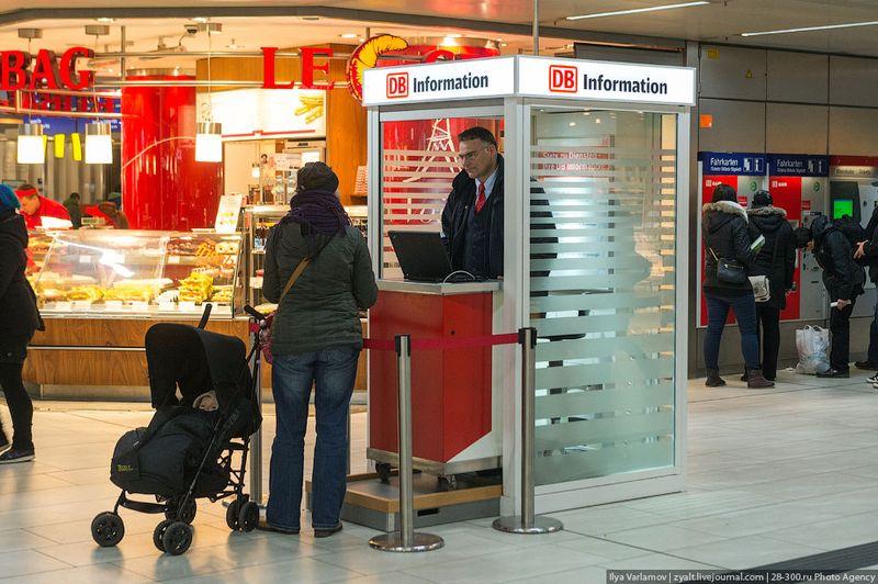 Cum arată drumurile, trotuarele şi mijloacele de transport în cea mai puternică ţară din Europa. Diferenţa faţă de România e uriaşă 195987