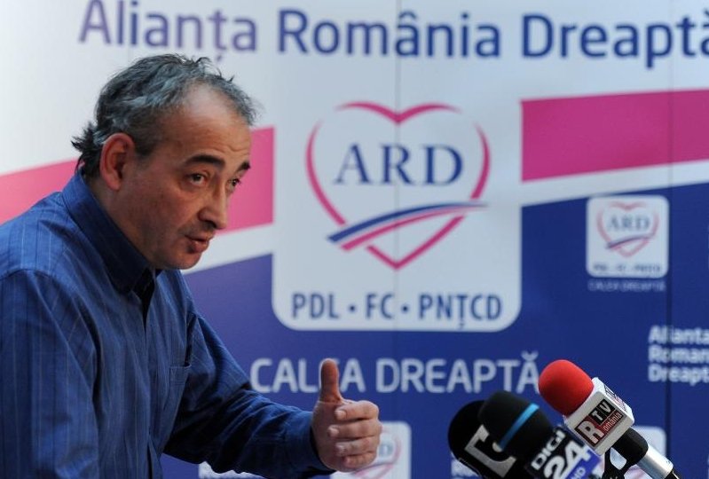 Traian Ungureanu, PDL: Dacă vor continua aşa, cei care îşi spun &quot;reformişti&quot; vor deveni &quot;urechişti&quot;