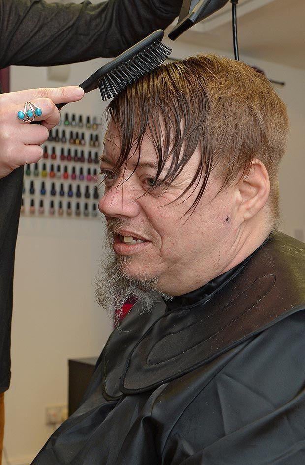 Viaţa acestui cerşetor s-a schimbat într-o secundă. "Dumnezeu chiar mă iubeşte" 195968