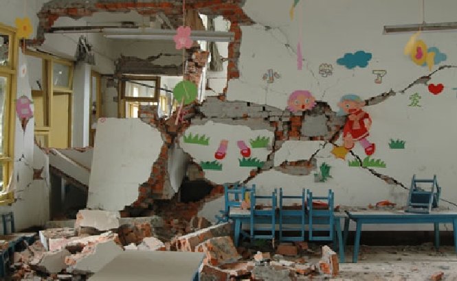 Peste 26.000 de elevi, în pericol: Aproape o sută de şcoli din Capitală au risc seismic ridicat 