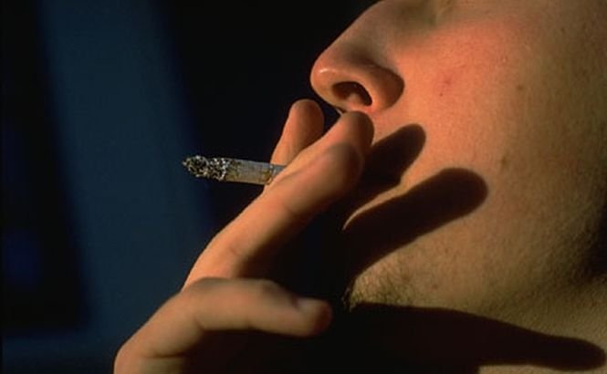 Reguli mai aspre pentru fumători: Ţigările cu arome dispar, iar pachetele vor fi schimbate