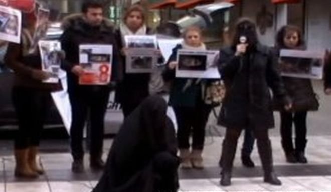 Două femei iraniene s-au dezbrăcat pentru a protesta împotriva Hijabului