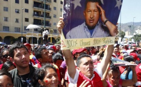 Reuniune de urgenţă în Venezuela. Guvernul a atribuit cancerul lui Chavez &quot;duşmanilor&quot; şi a expulzat doi diplomaţi americani