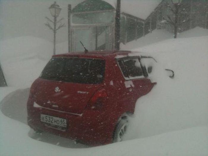 Seara când au mers la culcare, pământul era uscat. Dimineaţa, zăpada ajungea până la brâu. A venit primăvara în Rusia 196528