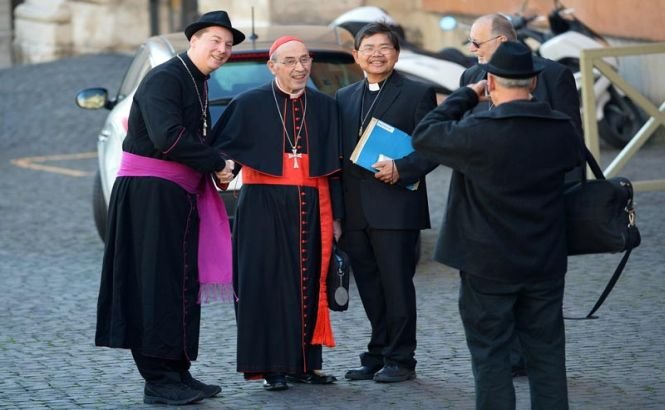 Un preot catolic FALS a reuşit să se furişeze la Vatican