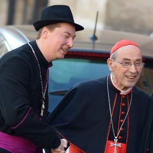 Un preot catolic FALS a reuşit să se furişeze la Vatican 196618