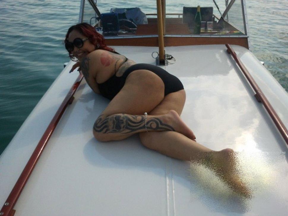 Lucra ca asistentă la un centru de bătrâni din Elveţia, dar această fotografie a ŞOCAT lumea. A fost concediată în secunda următoare 196719