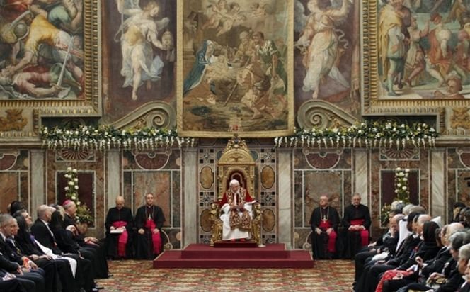 Cardinalii se reunesc pentru a patra zi consecutiv la Vatican. Trebuie să discute despre conclavul la care urmează să fie ales următorul Papă 