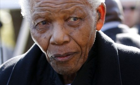 Fostul preşedinte sud-african Nelson Mandela a fost spitalizat pentru analize medicale