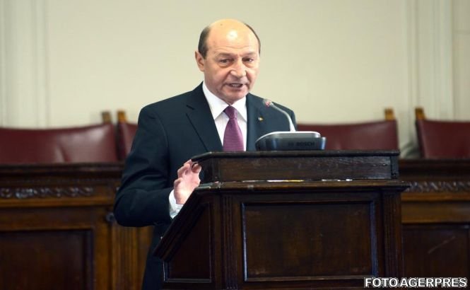 Băsescu: Propun îndepărtarea din Guvern a miniştrilor cu dosare penale