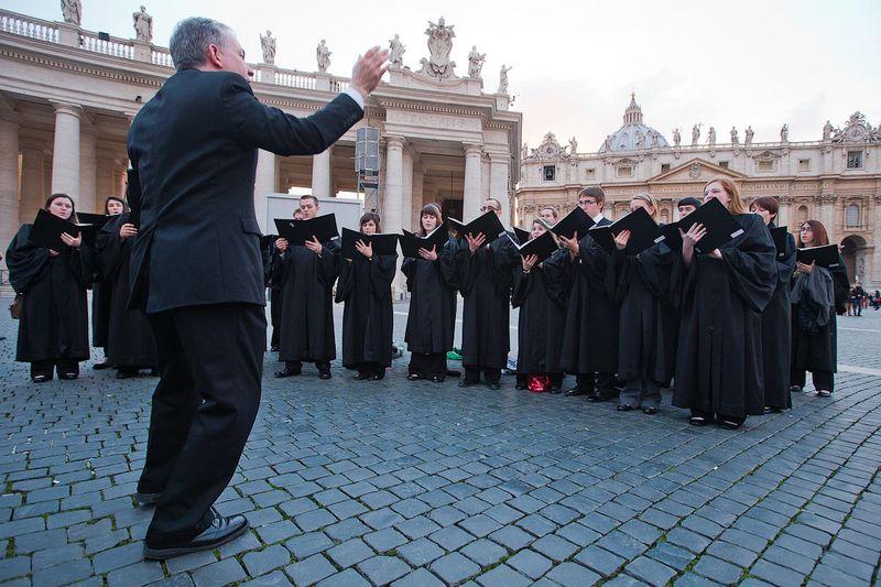 FOTOREPORTAJ din mijlocul Vaticanului. Ce se întâmplă aceste momente în spatele uşilor închise  197672