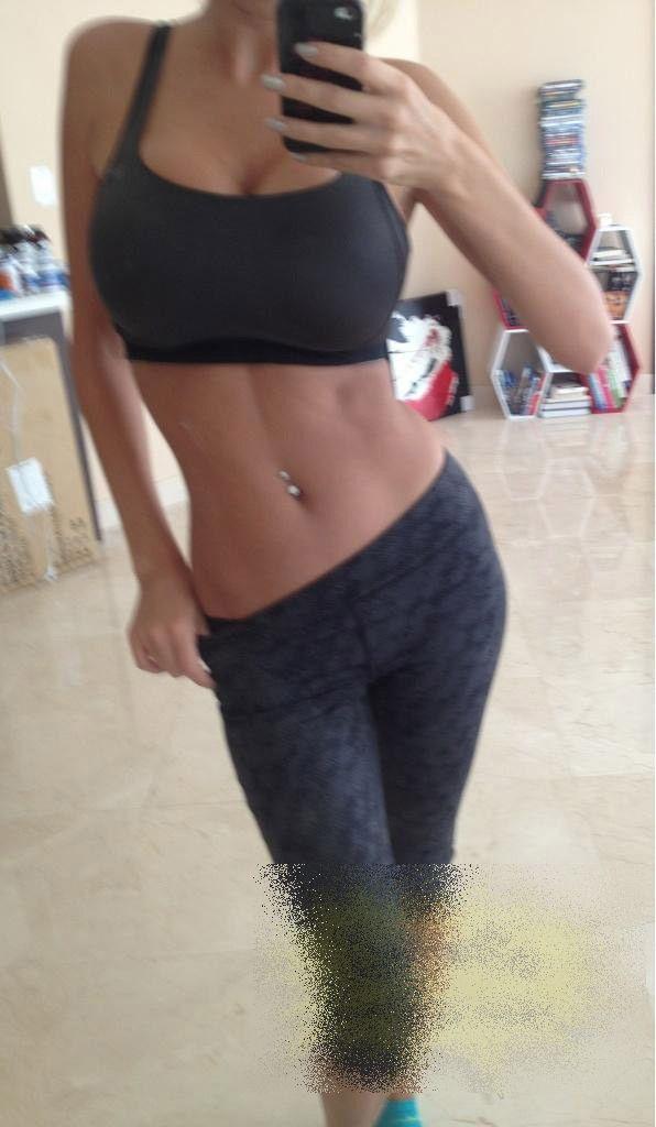 Aşa arată cel mai bine plătită femeie din lume. Trupul ei nu are niciun defect, iar dacă o vezi la faţă, vei constata asta 197837