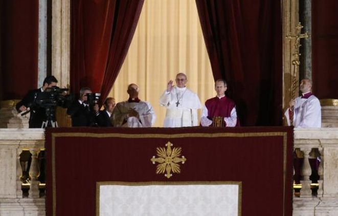 Ascultă DISCURSUL Papei Francisc, primul Suveran Pontif din America Latină. &quot;Cardinalii au venit să mă caute la capătul lumii&quot;