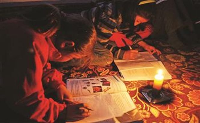 Un sat din Anatolia este lipsit de electricitate de 60 de ani