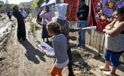 Ministrul de Interne francez: Toate taberele ilegale de romi vor fi demolate