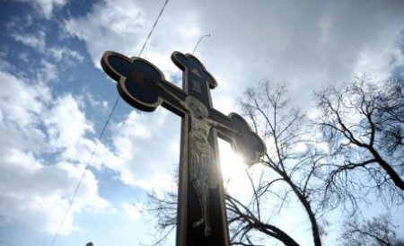 Preot sau ghicitoare? Un popă din judeţul Suceava le ghiceşte credincioşilor chiar în biserică