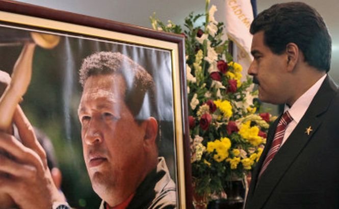 Sfatul ruşilor. Hugo Chavez NU va mai fi îmbălsămat
