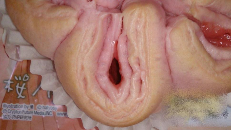 E nebunie curată în această ţară de când a apărut poza asta. Oamenii stau la cozi kilometrice 198294