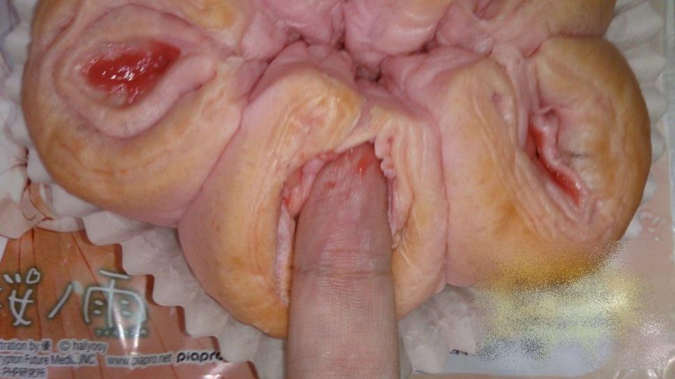 E nebunie curată în această ţară de când a apărut poza asta. Oamenii stau la cozi kilometrice 198295