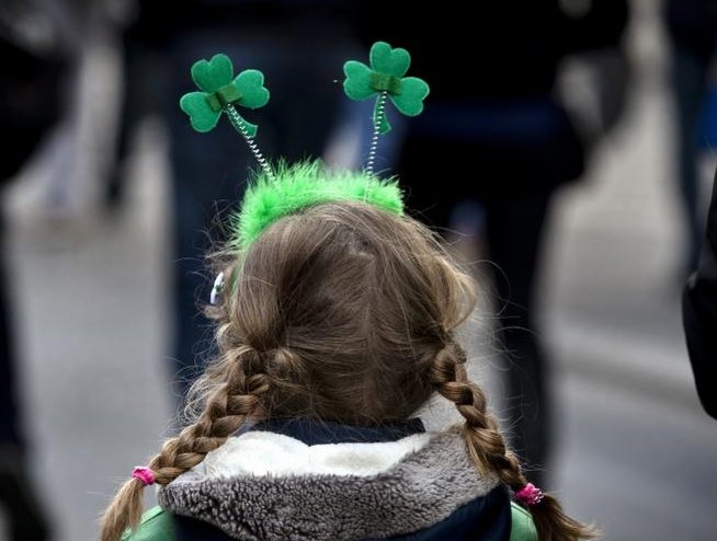 Circa 1.000 de persoane au participat la prima paradă de Saint Patrick's Day din Capitală