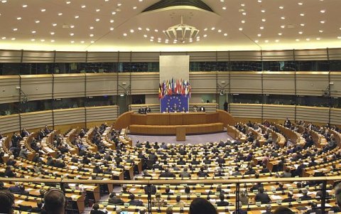 Europarlamentarii români și bulgari cer anularea raportului MCV